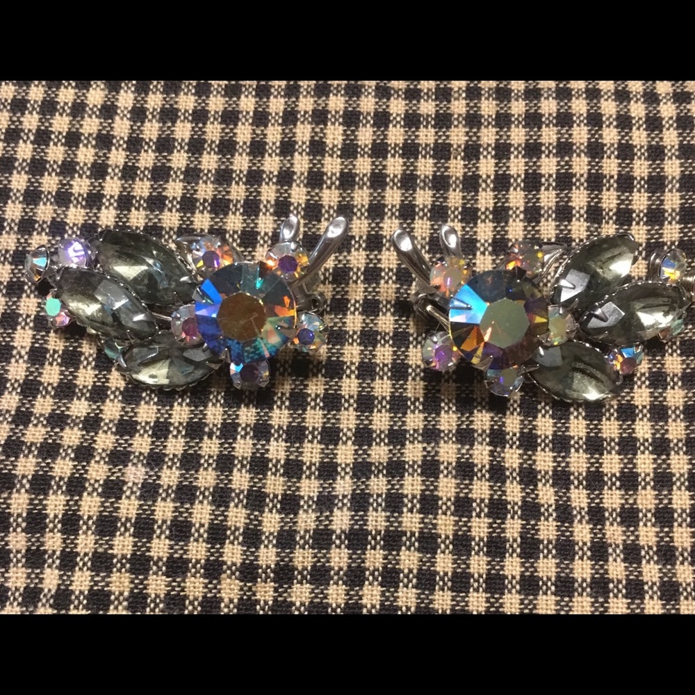 Vintage clip earrings